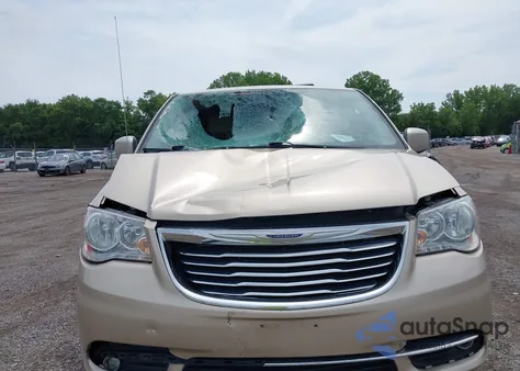 2016 Chrysler Town & Country Touring z USA, uszkodzony, nr VIN 2C4RC1BG6GR254925